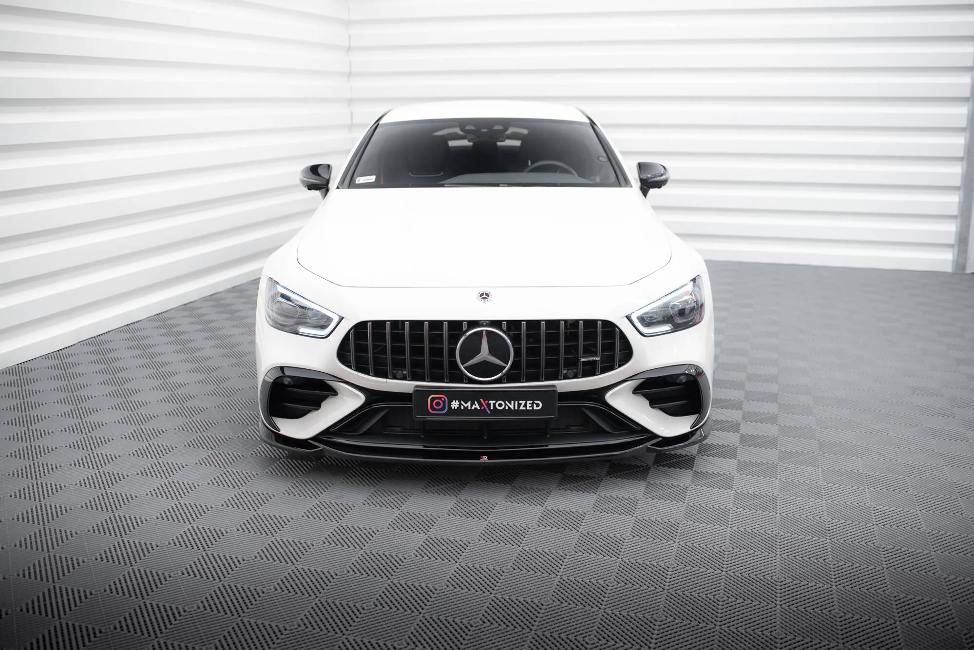 Frontleppe V.1 Mercedes-AMG GT 43 4 Door Coupe V8 Styling Package - Bilde 2