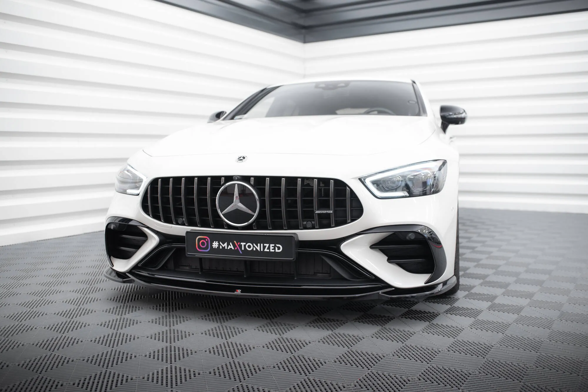 Frontleppe V.1 Mercedes-AMG GT 43 4 Door Coupe V8 Styling Package