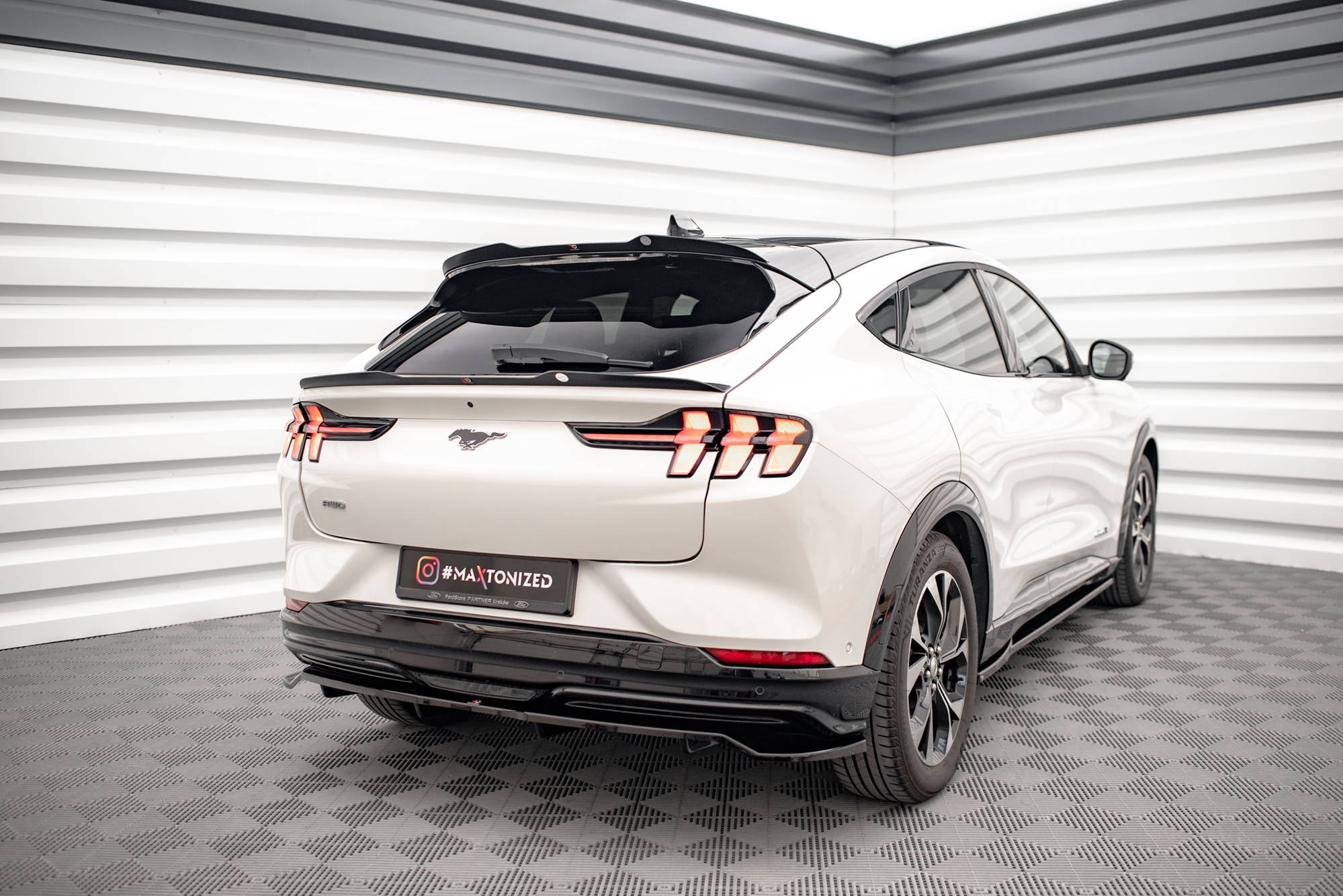 Nedre spoiler Ford Mustang Mach-E Mk1 - Bilde 2