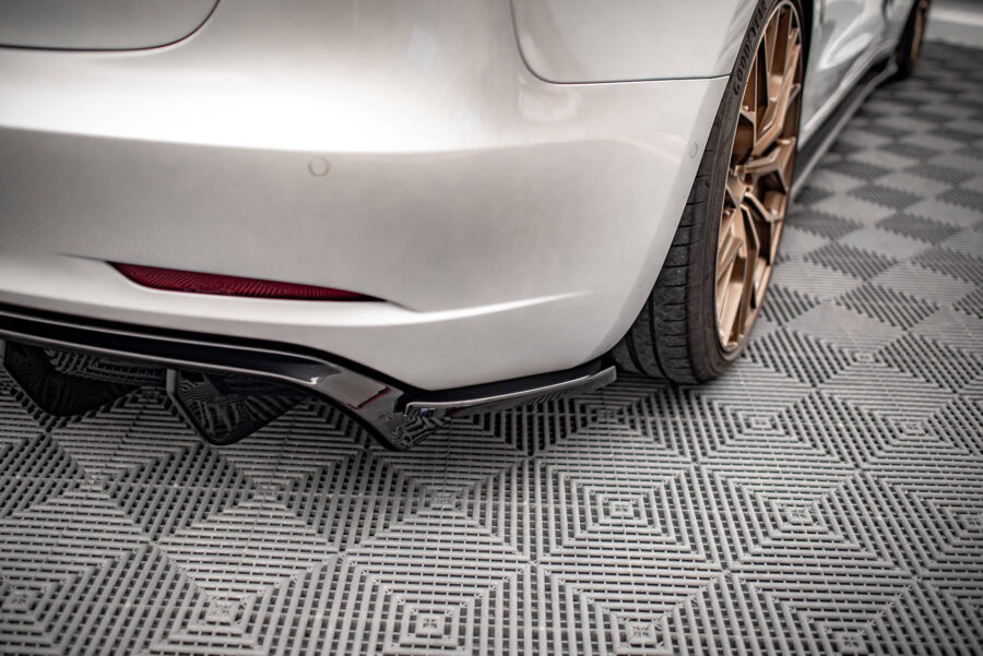 Bakre Flaps V.2 Tesla Model 3 – bilde 1 av 5