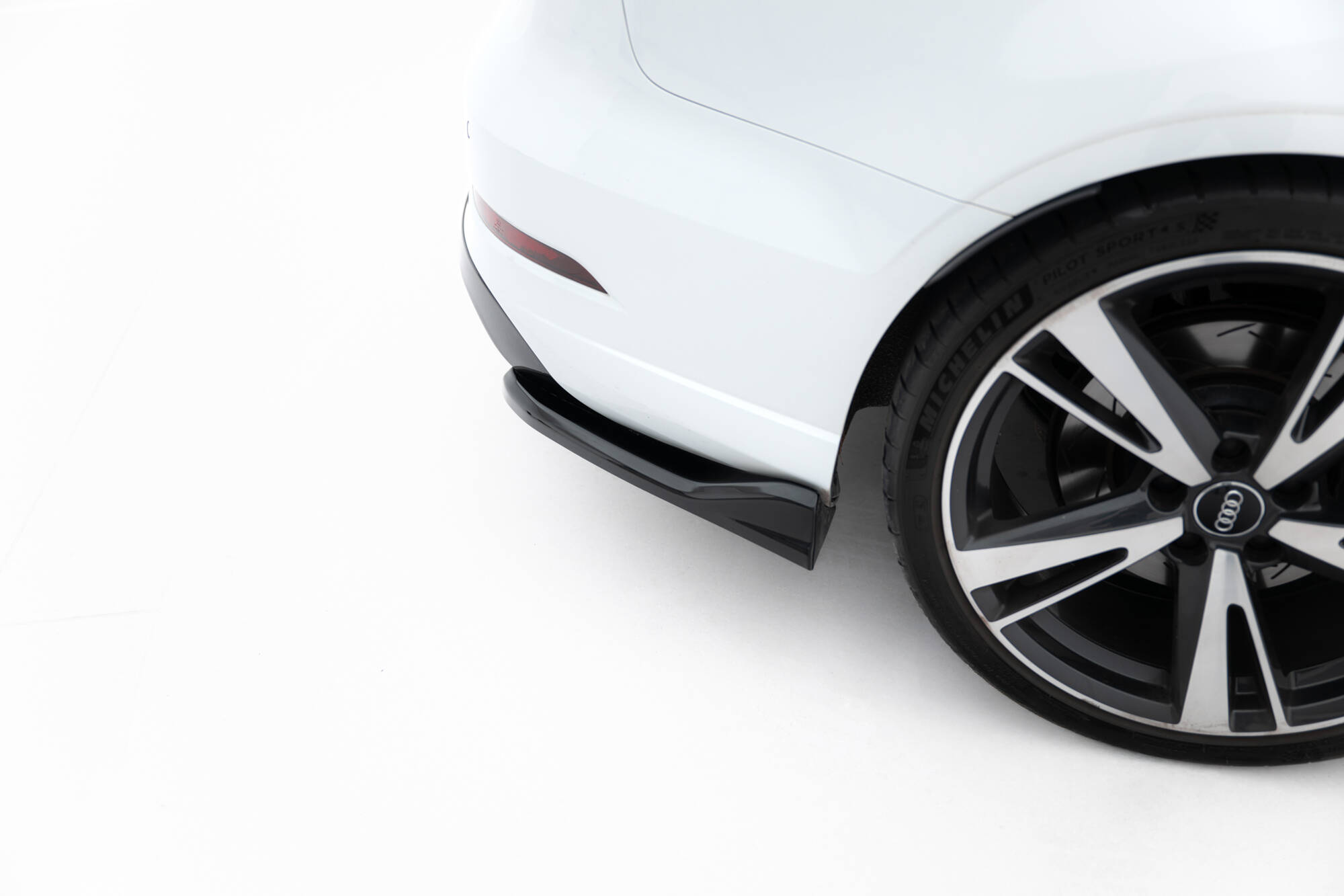 Bakre Flaps V.5 Audi RS3 Sedan 8V Facelift - Bilde 2