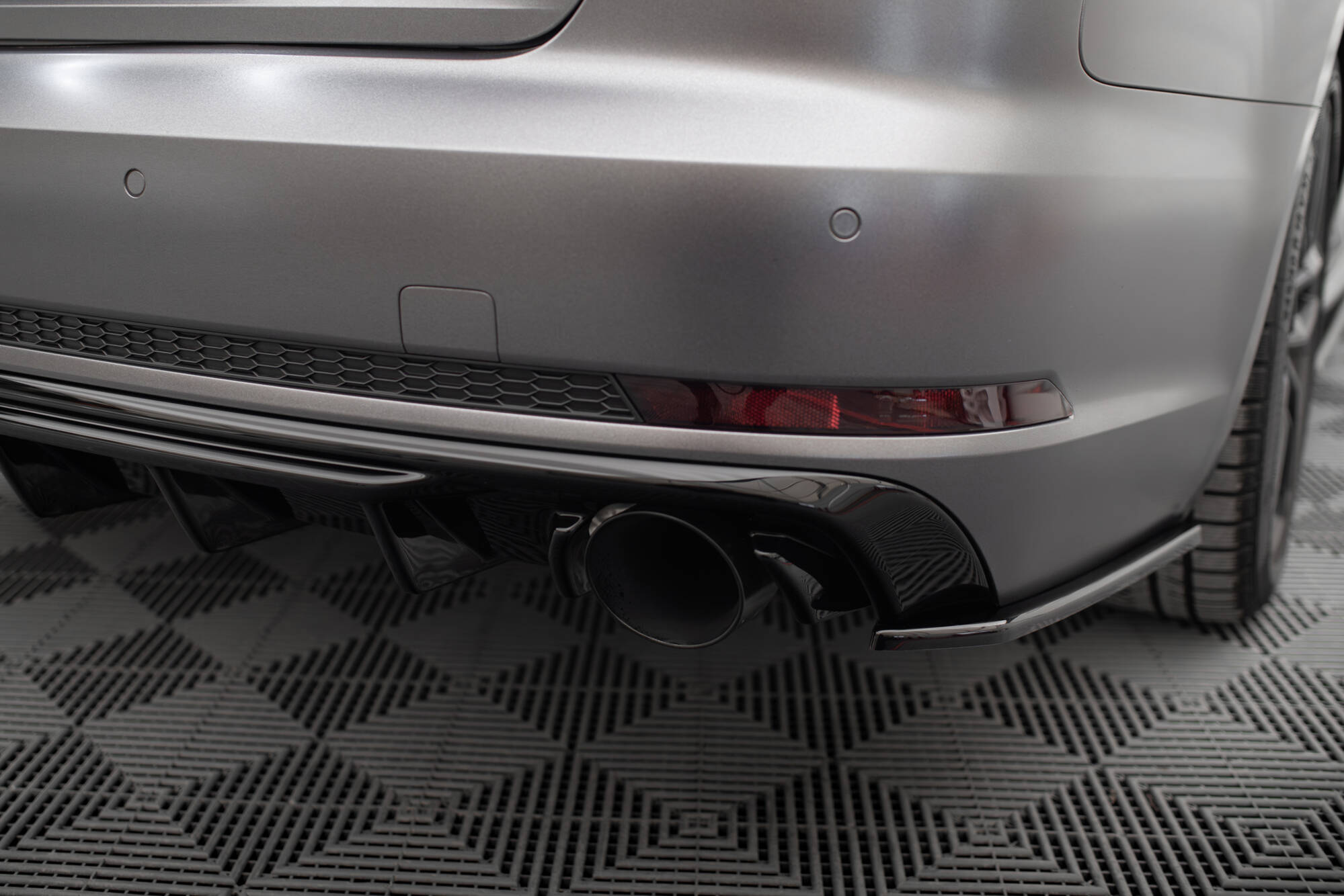 Diffuser Audi A4 S-line B9 - Bilde 4