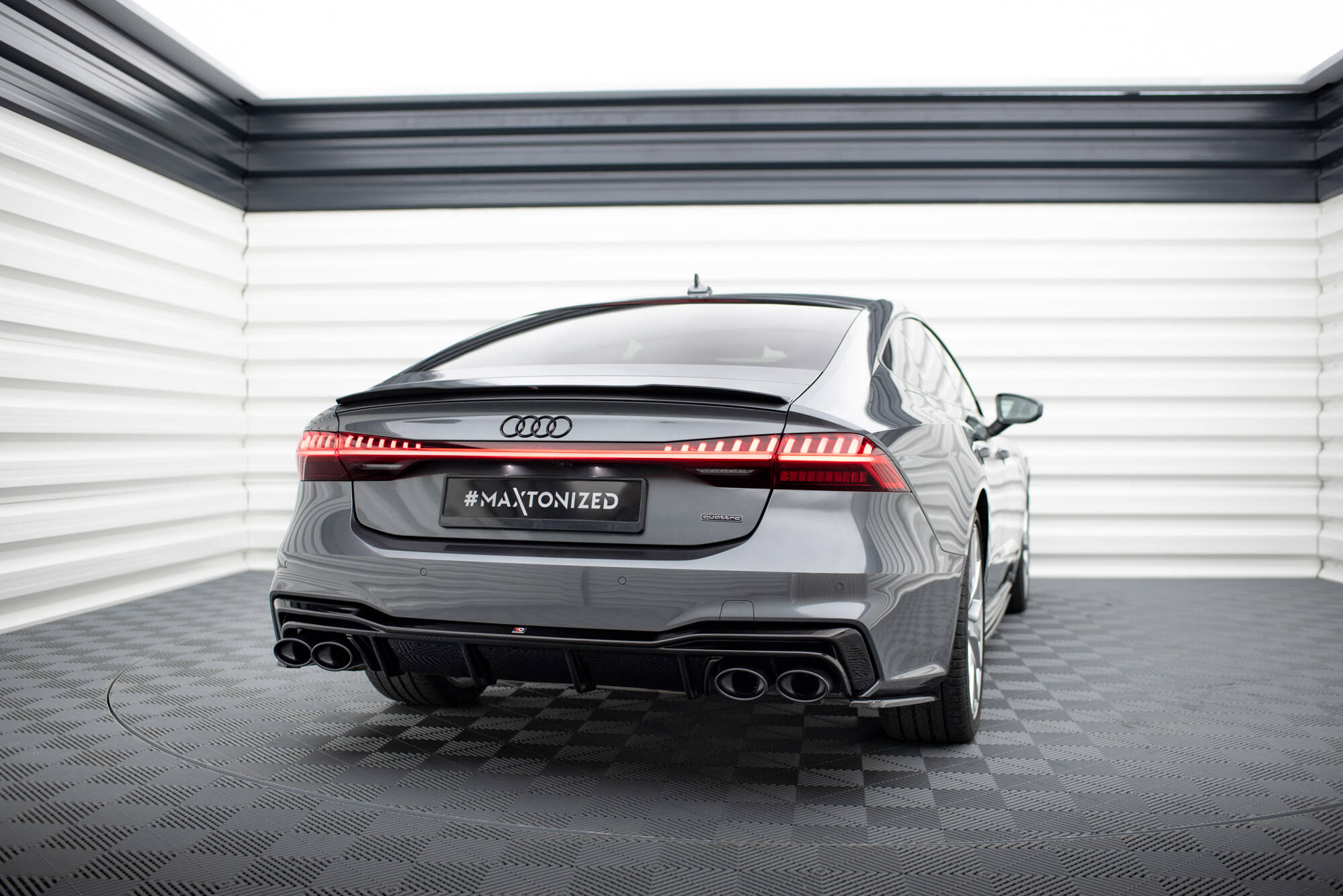 Baksplitter Med Eksosgrill Audi A7 S-Line C8 / S7 C8 / C8 Facelift / S7 Facelift