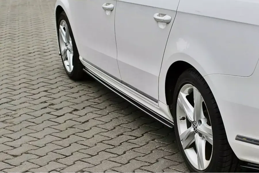 Sideskjørt Volkswagen Passat R-Line B7 – bilde 1 av 6