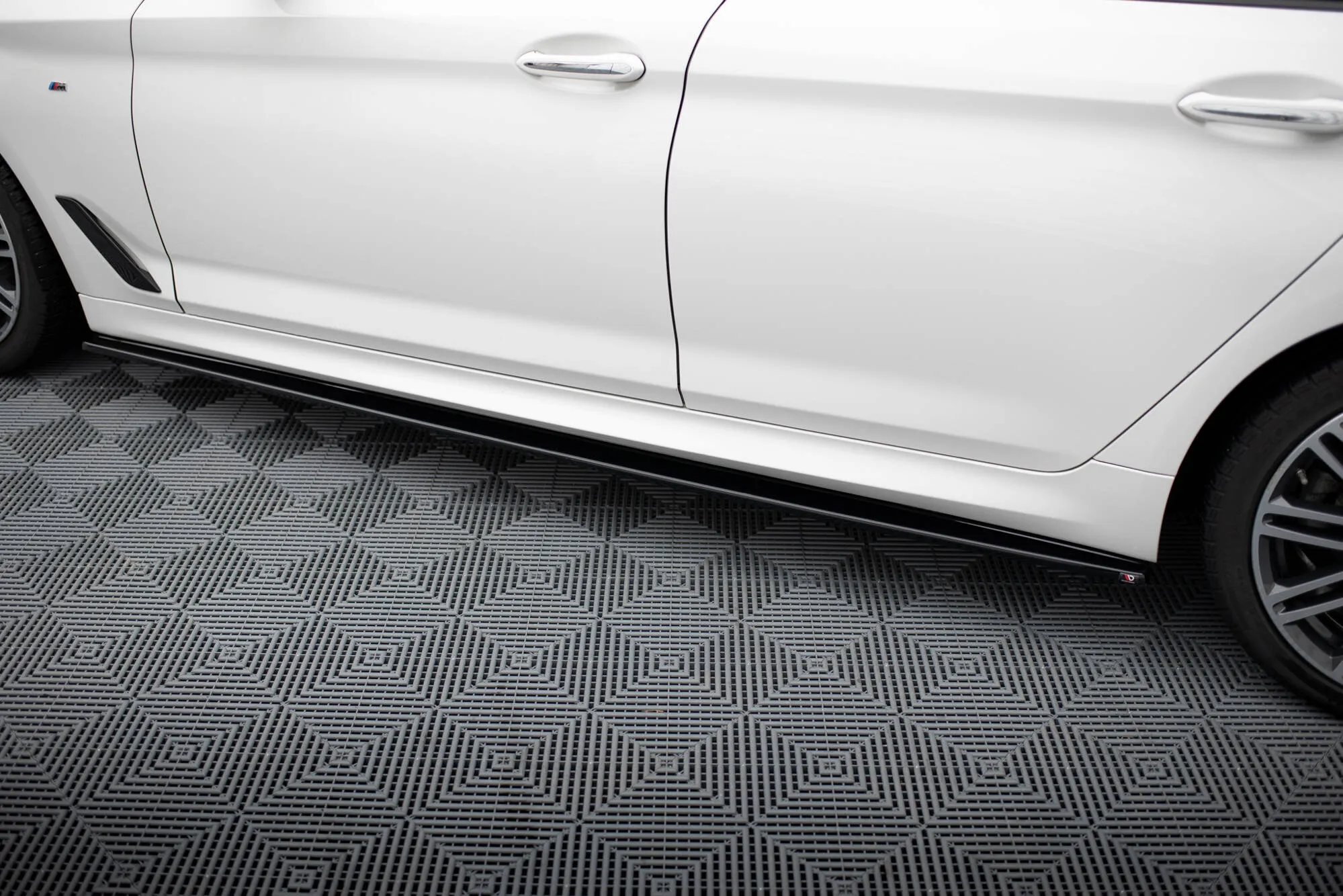 Sideskjørt V.1 BMW 5 M-Pack / M550d / M550i G30/ G31 M-Pack - Bilde 3