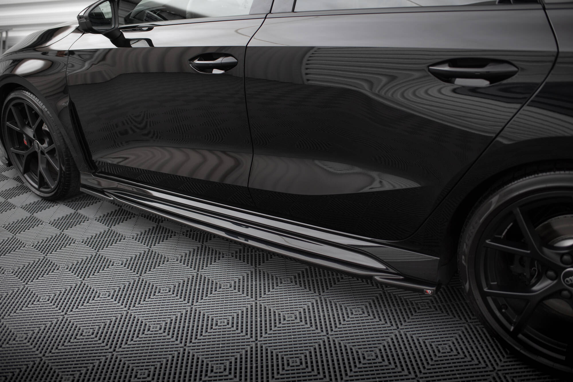 Sideskjørt Audi RS3 Sportback 8Y - Bilde 2