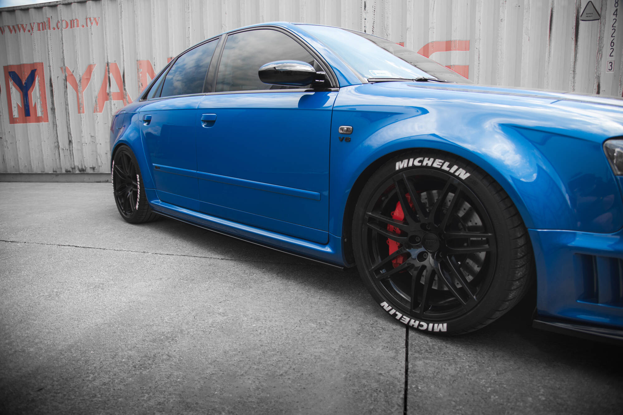 Sideskjørt Audi RS4 B7