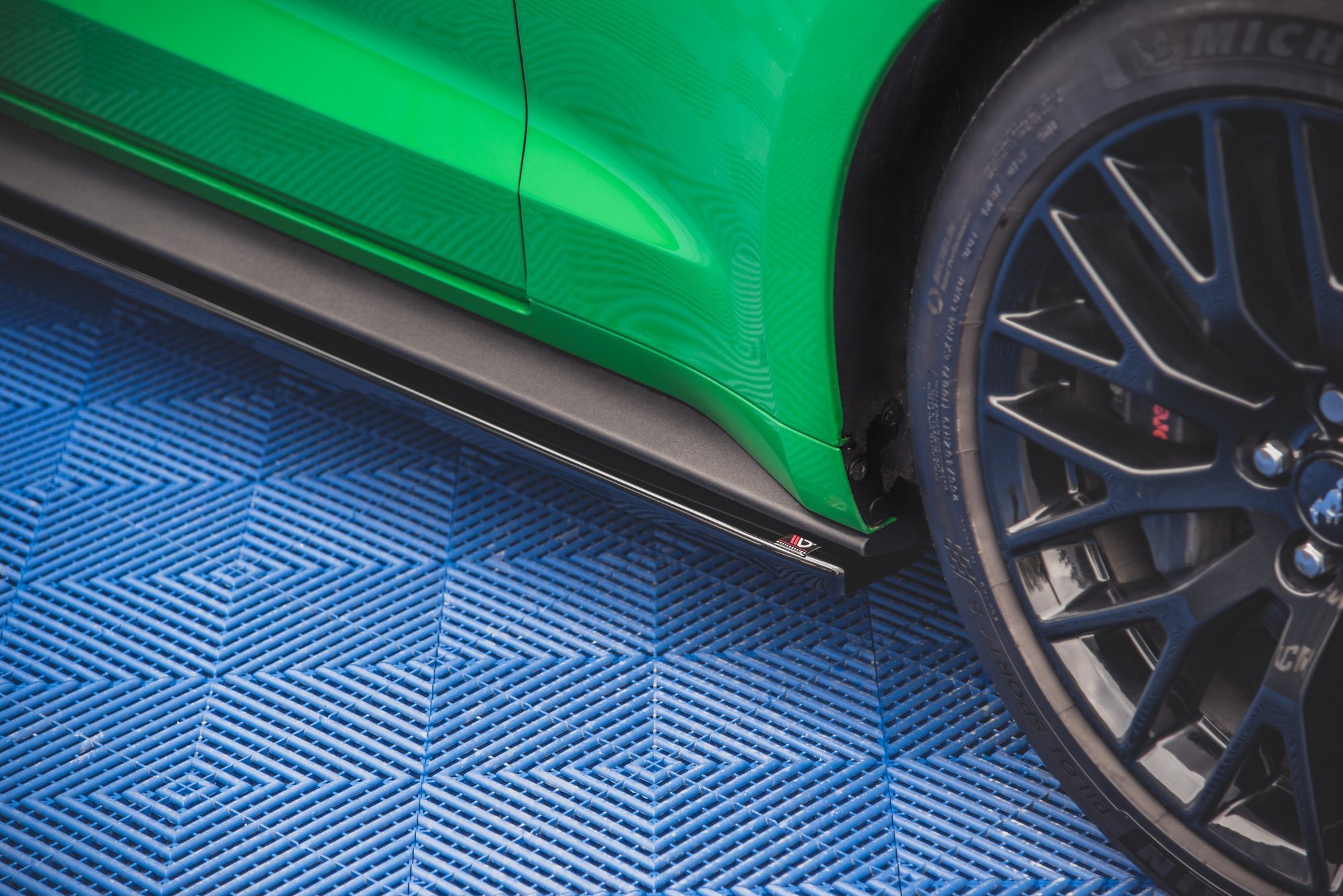 Sideskjørt Med Flaps Ford Mustang GT Mk6 Facelift - Bilde 2