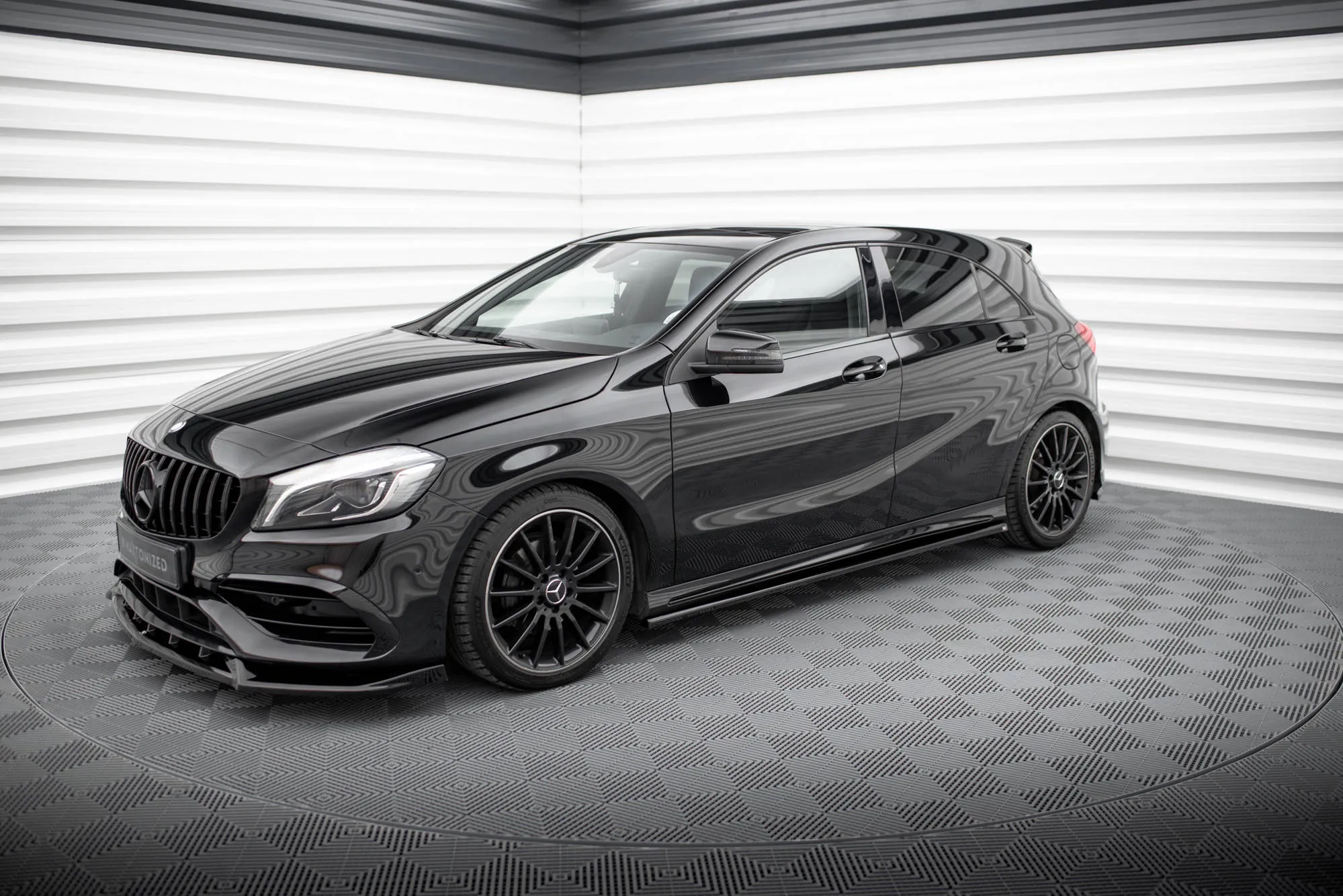 Sideskjørt Mercedes-Benz A AMG-Line W176 Facelif - Bilde 2