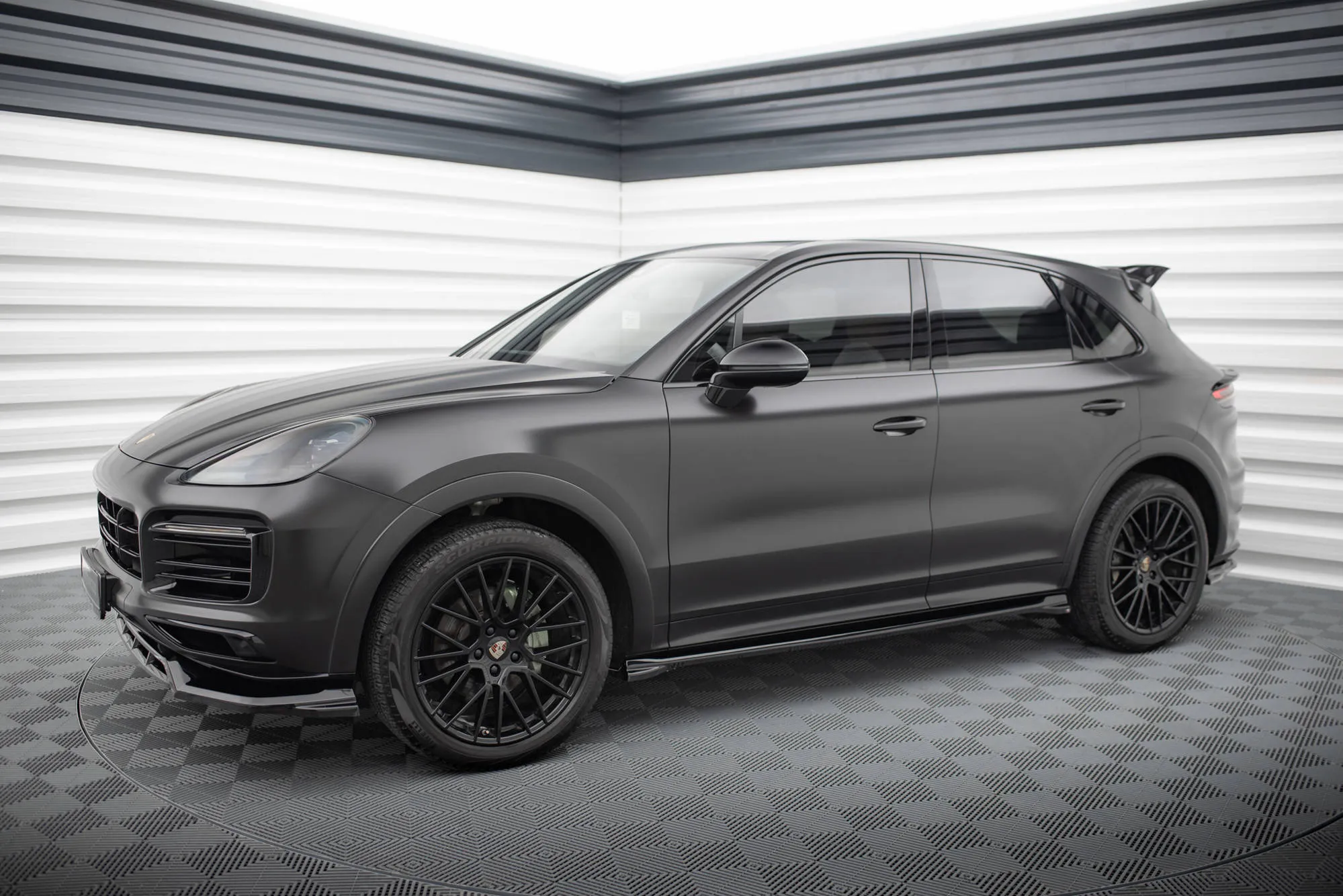 Sideskjørt Porsche Cayenne Sport Design Mk3 / Standard Mk3 Facelift - Bilde 2