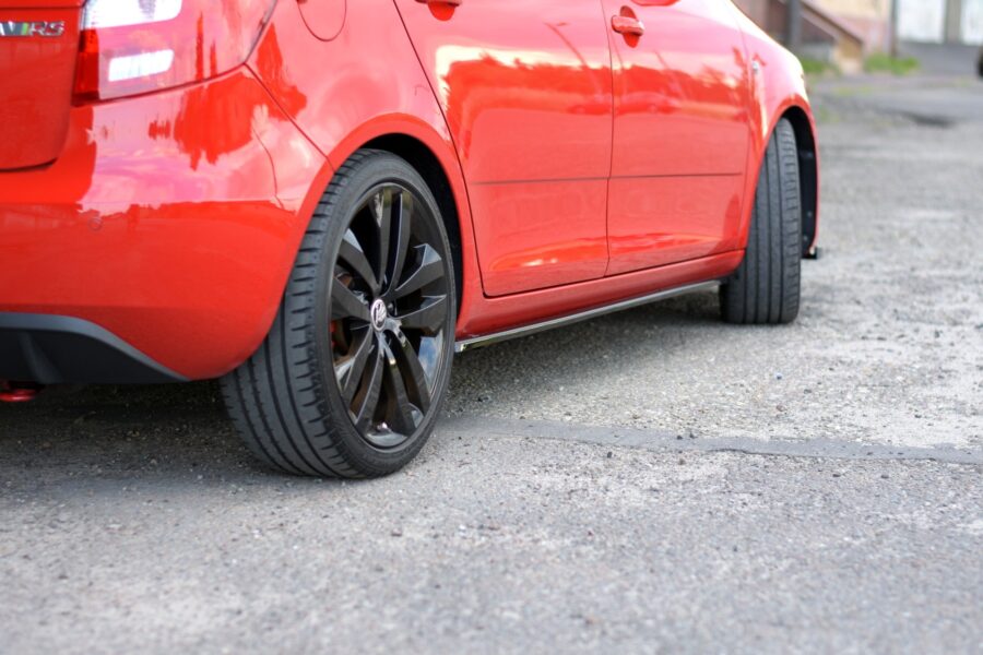 Sideskjørt Skoda Fabia RS Mk2 – bilde 1 av 6