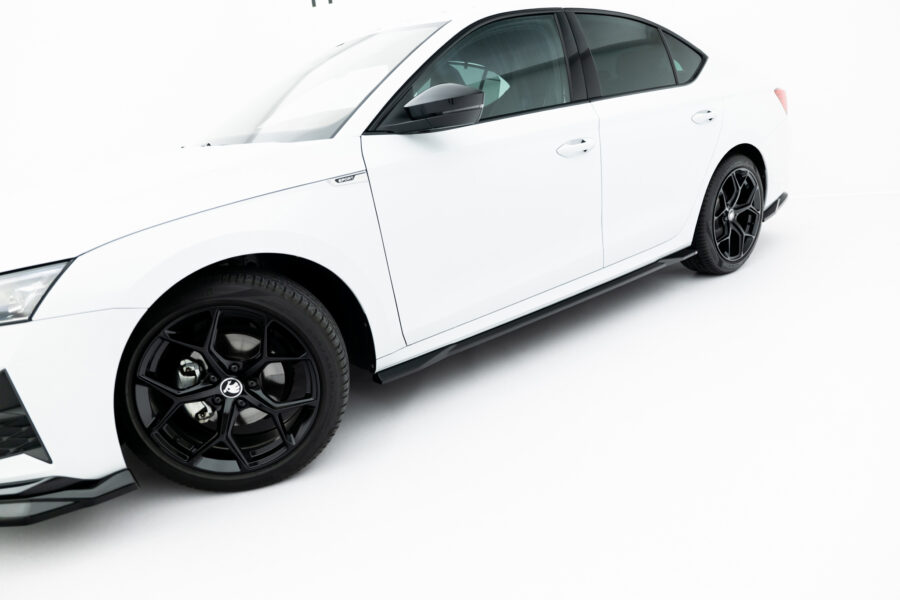 Sideskjørt Skoda Octavia Sportline Liftback / Combi Mk4 Facelift – bilde 1 av 6