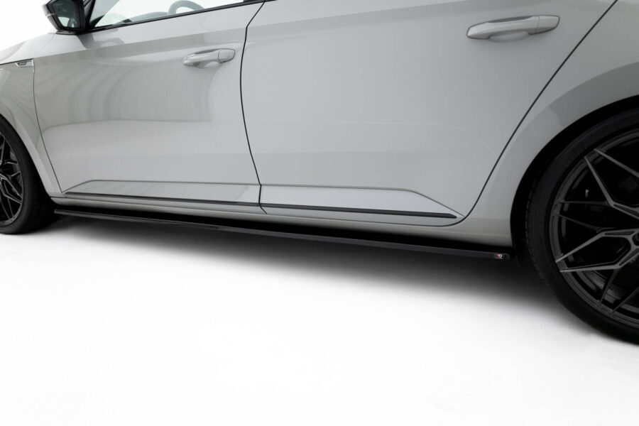 Sideskjørt Skoda Superb Liftback / Combi Mk3 – bilde 3 av 5