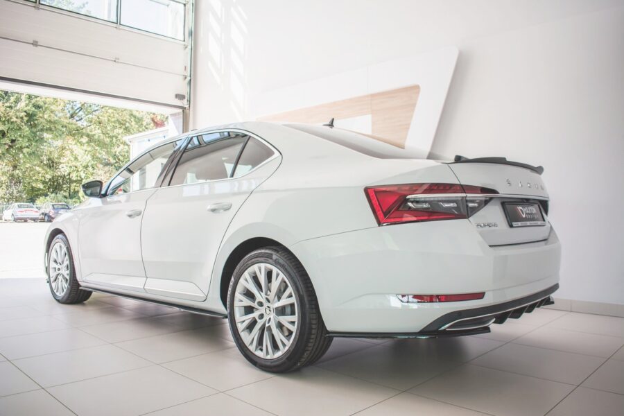 Sideskjørt Skoda Superb Liftback / Combi Mk3 Facelift – bilde 3 av 7
