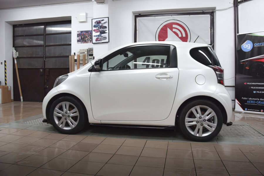 Sideskjørt Toyota IQ – bilde 1 av 5
