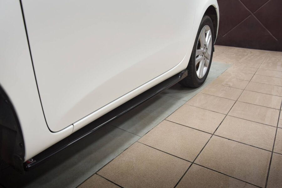 Sideskjørt Toyota IQ – bilde 3 av 5