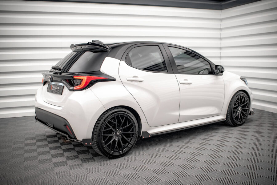 Sideskjørt V.1 Med Flaps Toyota Yaris Mk4 – bilde 3 av 5