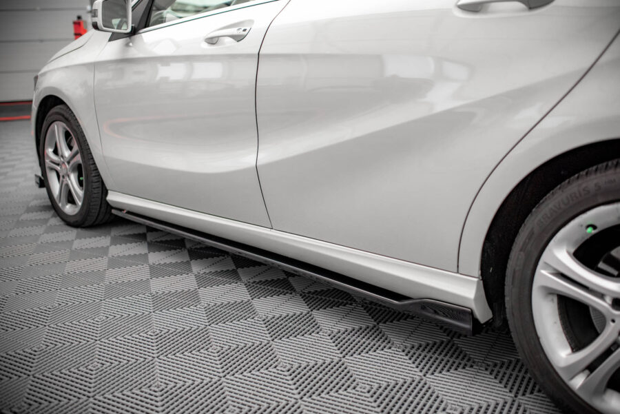 Sideskjørt V.1 Mercedes-Benz A W176 – bilde 1 av 5