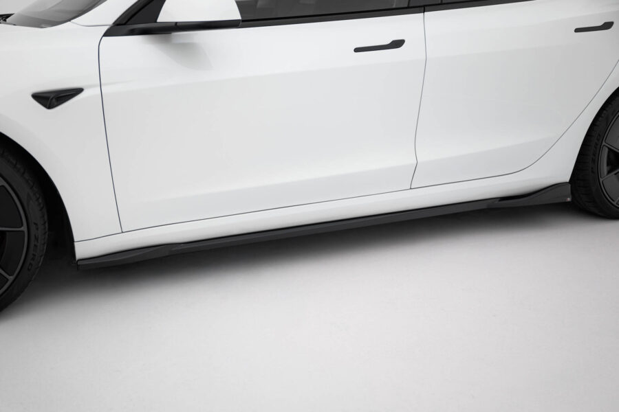 Sideskjørt V.1 Tesla Model 3 Performance Mk1 Facelift – bilde 1 av 5