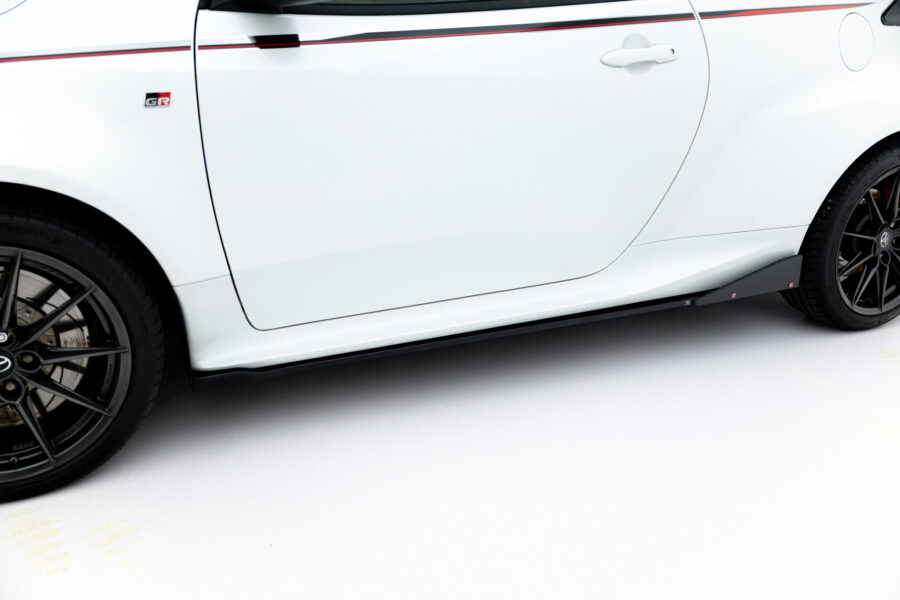 Sideskjørt V.2 Med Flaps Toyota GR Yaris Mk4 – bilde 1 av 5