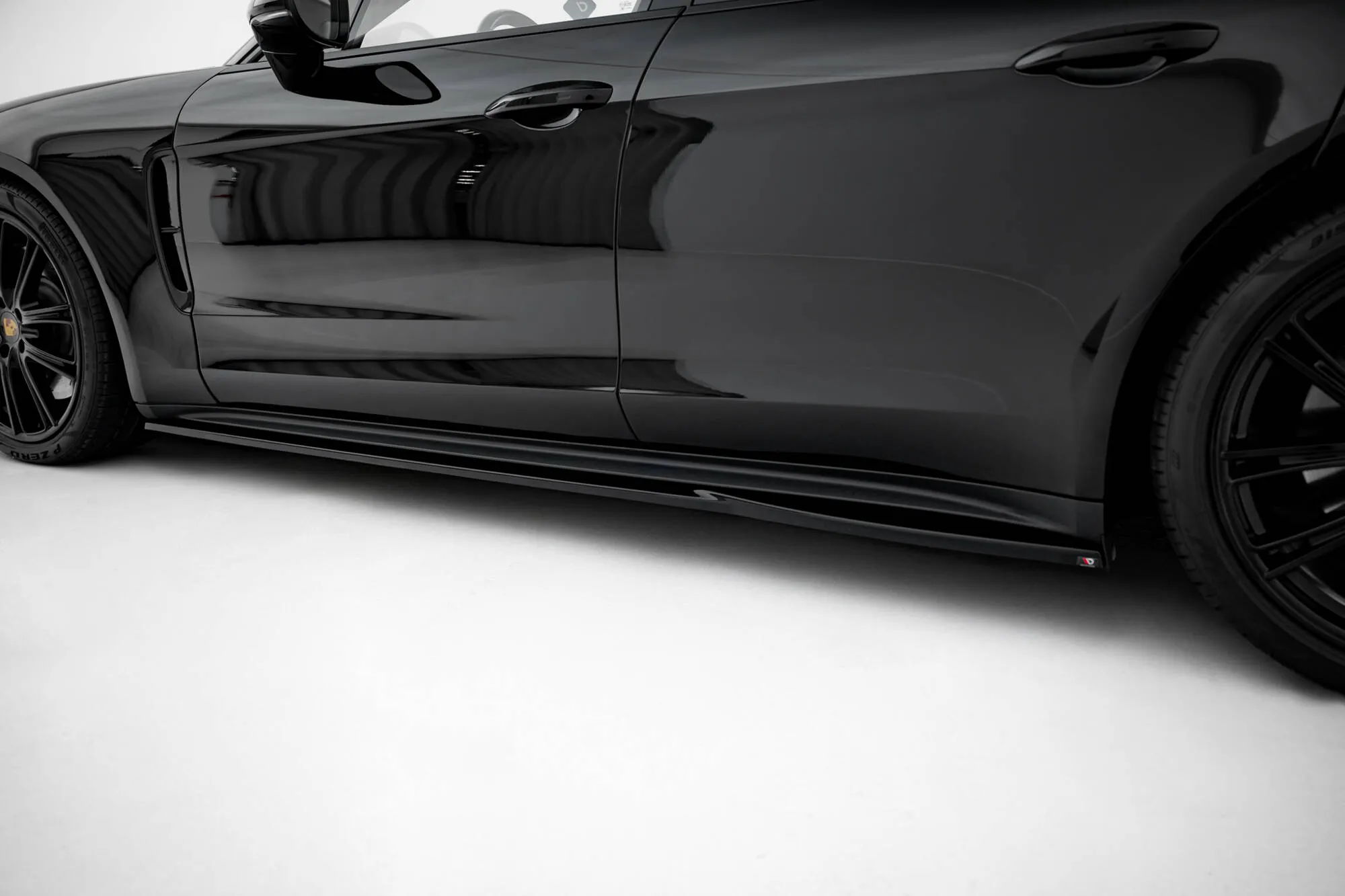Sideskjørt V.2 Porsche Panamera Turbo S E-Hybrid / Panamera E-Hybrid 971 - Bilde 3