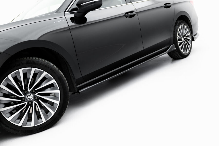 Sideskjørt V.2 Skoda Superb Mk4 – bilde 1 av 6