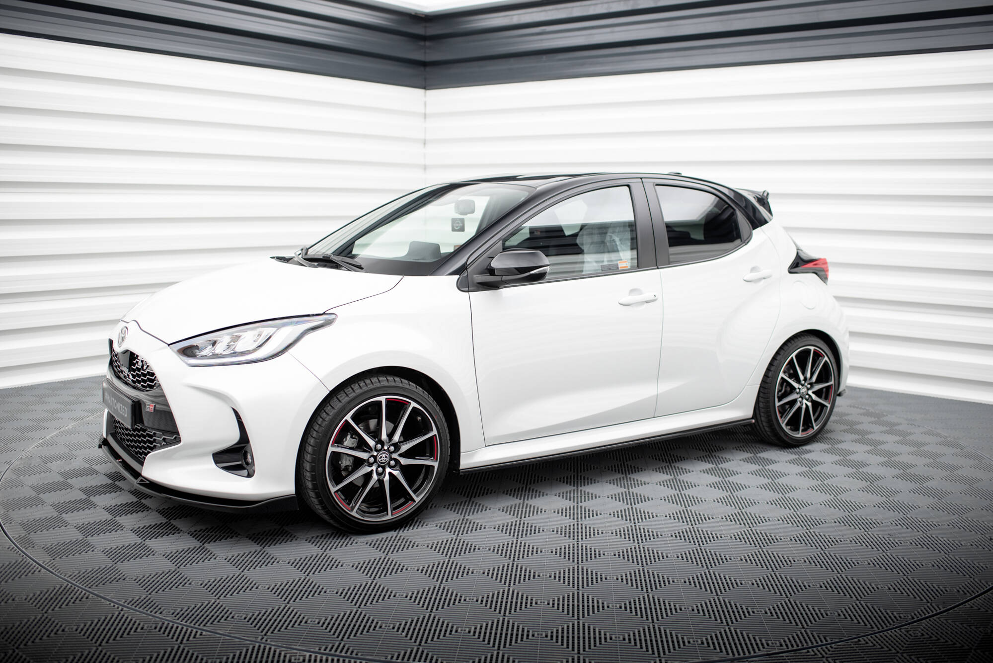 Sideskjørt V.2 Toyota Yaris Mk4 - Bilde 2