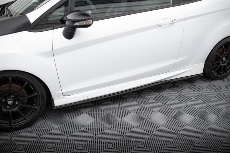 Sideskjørt V.4 Ford Fiesta ST / ST-Line Mk7 – bilde 1 av 4