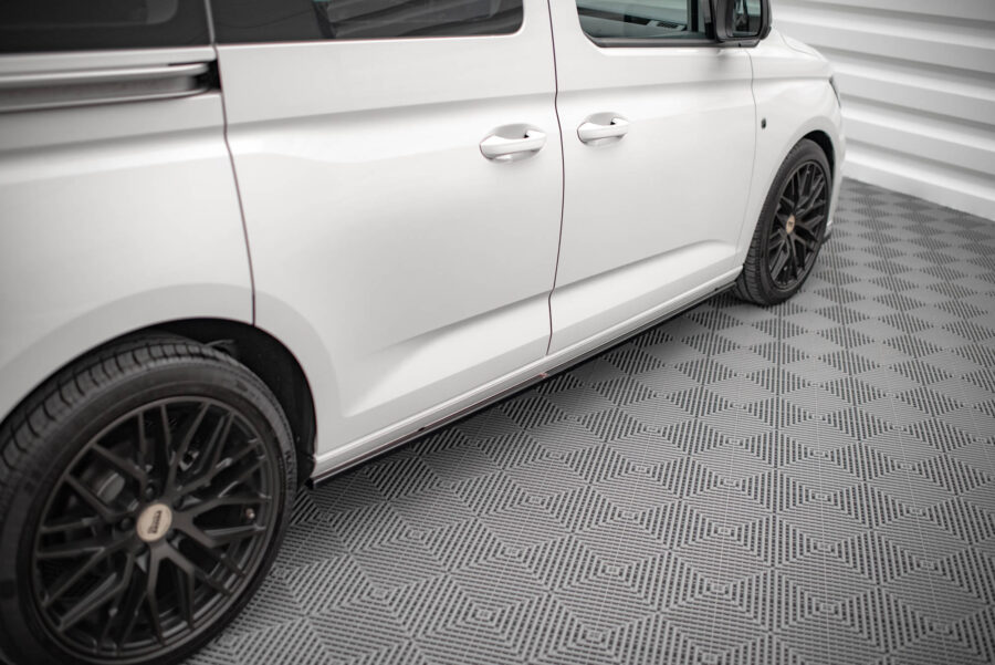 Sideskjørt Volkswagen Caddy Mk5 / Ford Transit Connect Mk3 – bilde 2 av 5