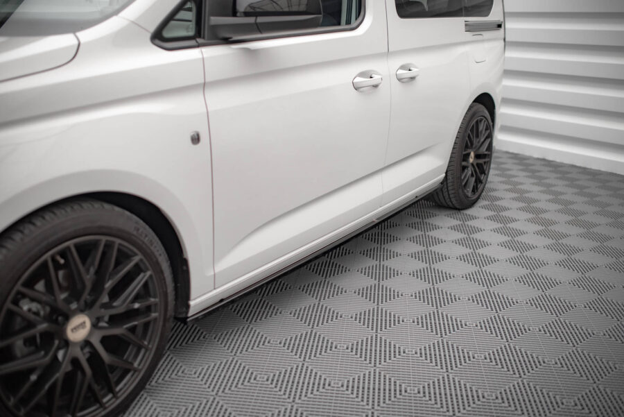 Sideskjørt Volkswagen Caddy Mk5 / Ford Transit Connect Mk3 – bilde 1 av 5