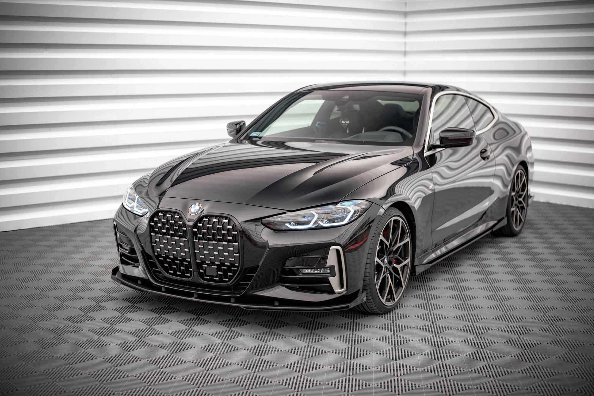 Frontleppe Street Pro Med Flaps BMW 4 M-Pack / M440i G22 / G23 / G22 Facelift / G23 Facelift