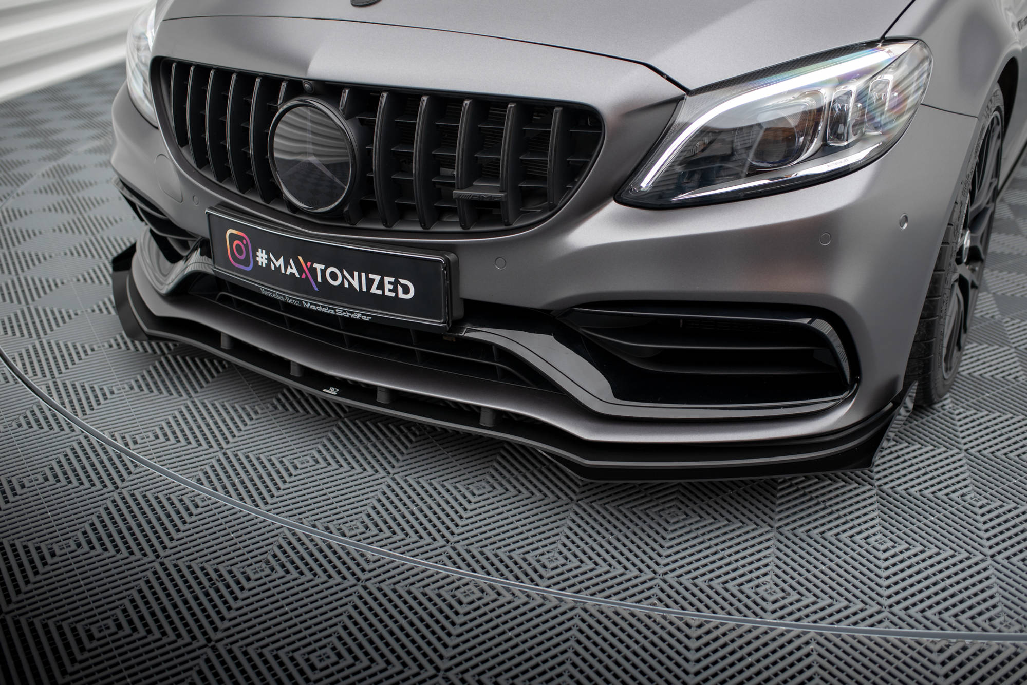 Frontleppe Street Pro Med Flaps Mercedes-AMG C63 Sedan / Estate W205 Facelift - Bilde 3