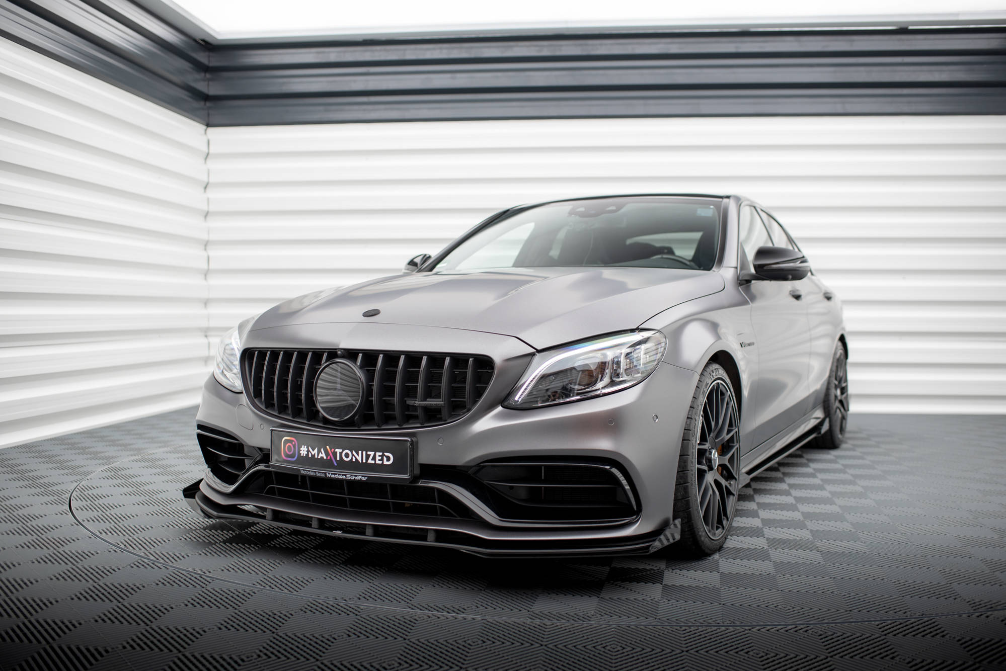 Frontleppe Street Pro Med Flaps Mercedes-AMG C63 Sedan / Estate W205 Facelift