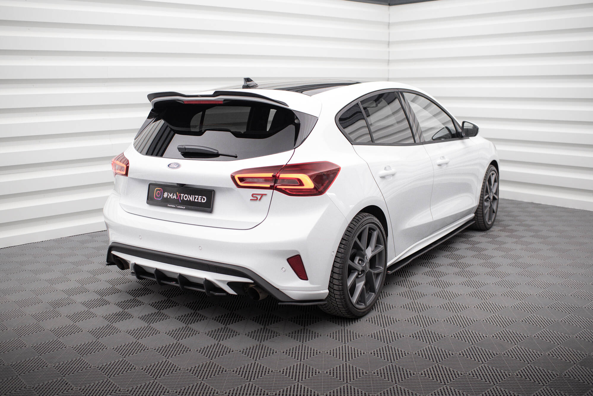 Bakre Flaps Street Pro Ford Focus ST Mk4 - Bilde 2