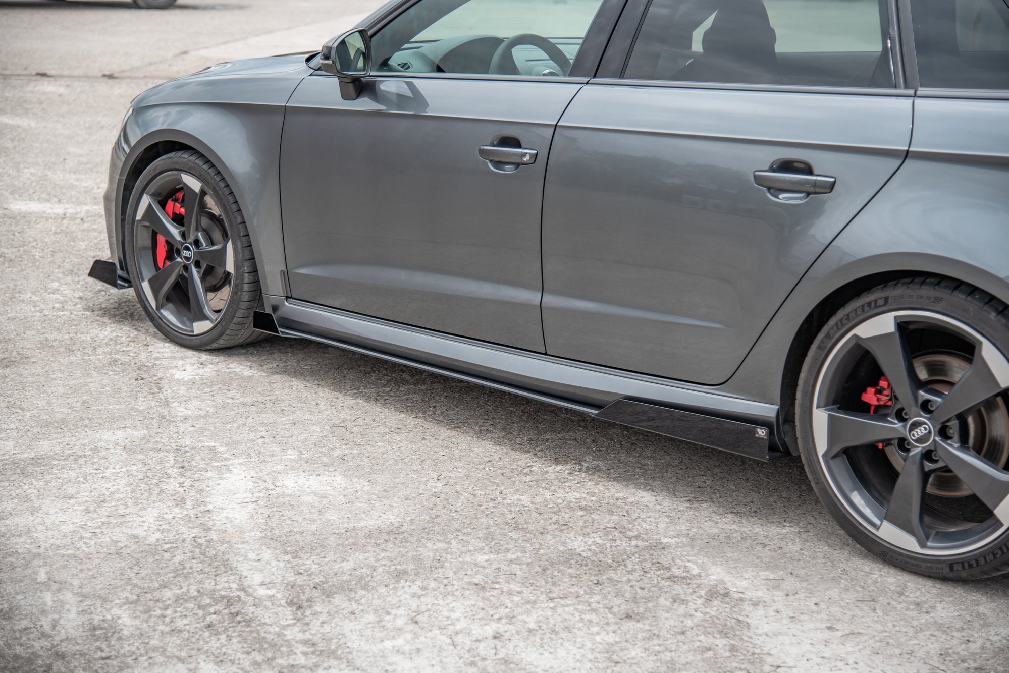 Sideskjørt Street Pro Med Flaps Audi RS3 8V Sportback
