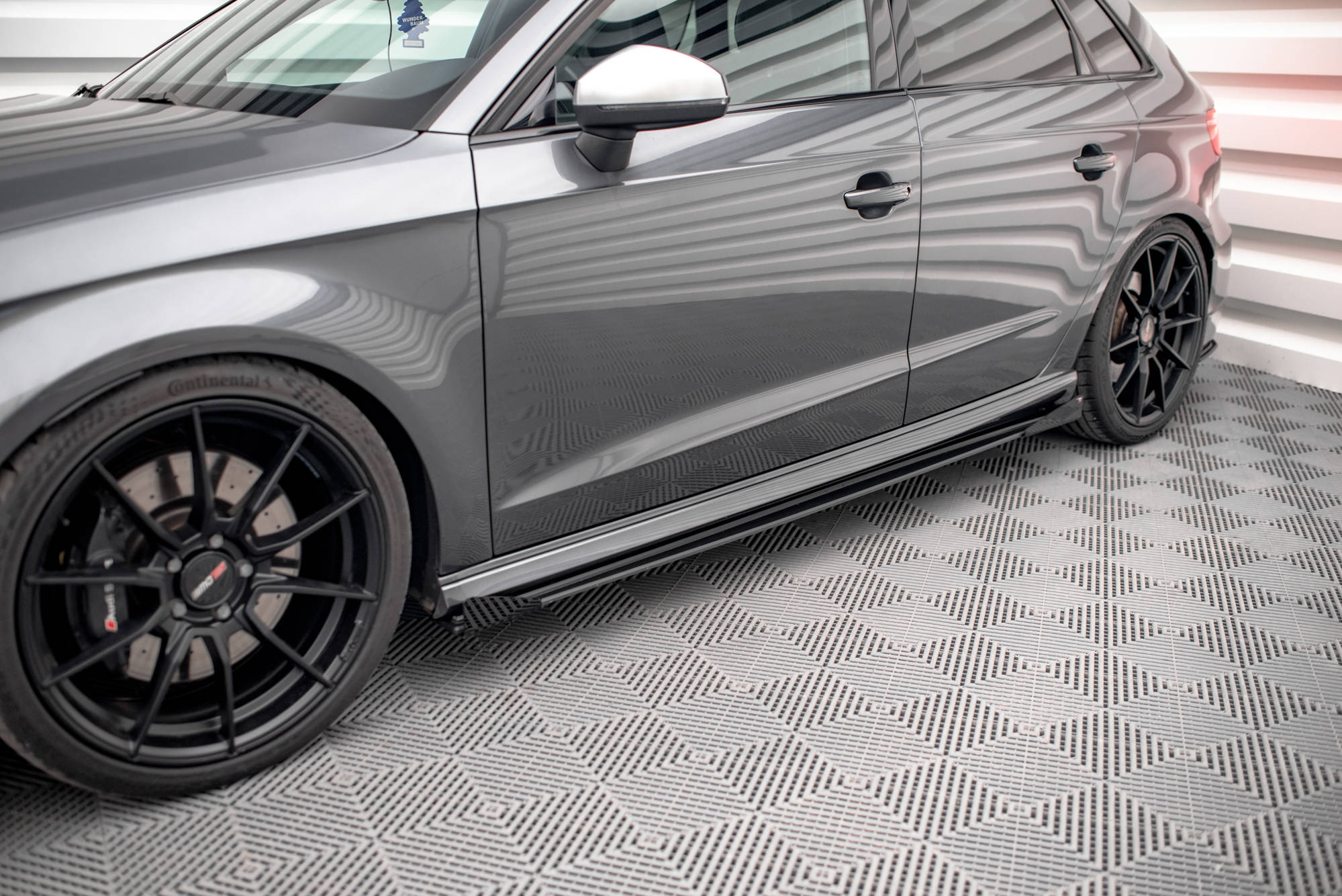 Sideskjørt Street Pro Med Flaps Audi S3 / A3 S-Line Sportback 8V Facelift