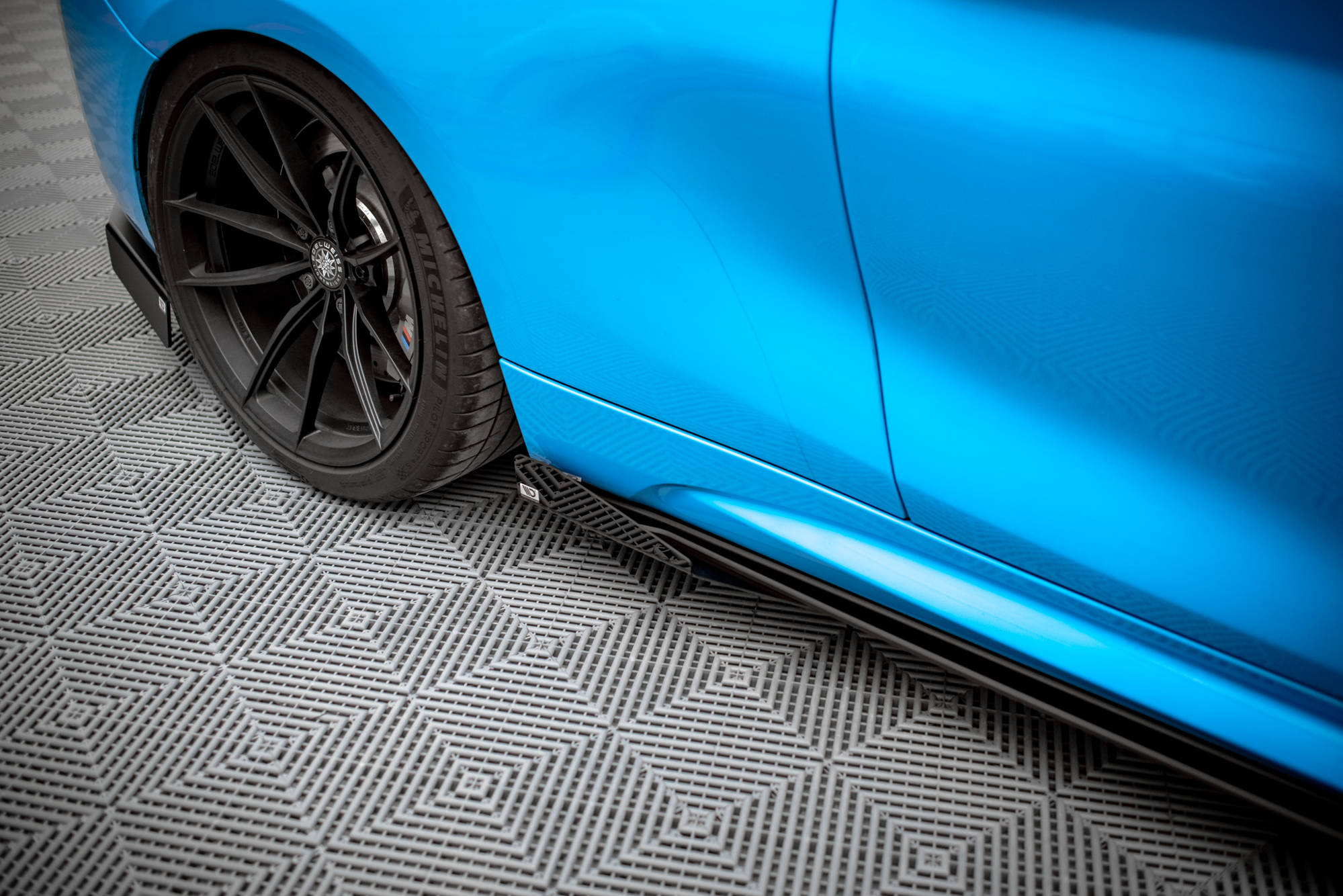 Sideskjørt Street Pro Med Flaps BMW M2 F87 - Bilde 2