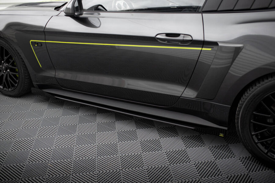 Sideskjørt Street Pro Med Flaps Ford Mustang GT Mk6 – bilde 3 av 6