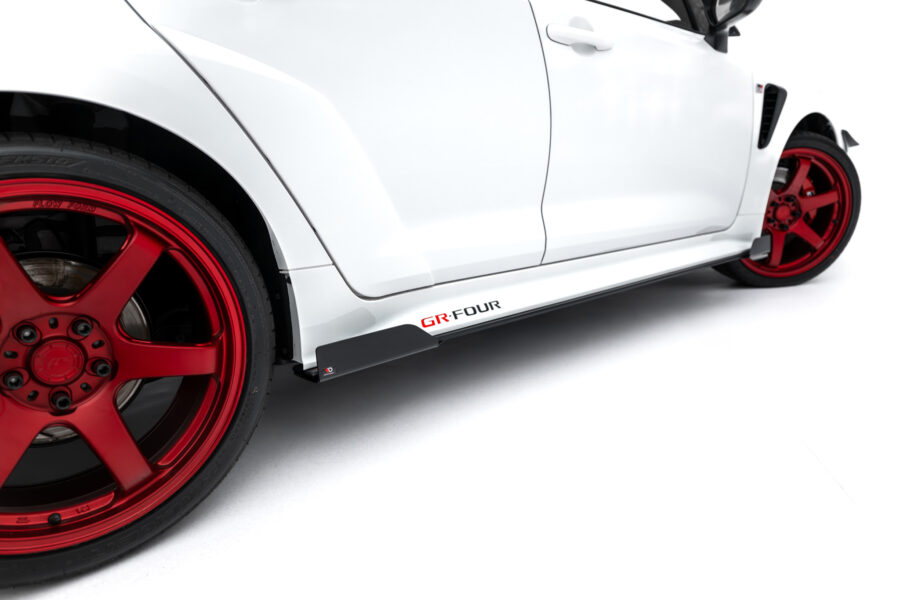 Sideskjørt Street Pro Med Flaps Toyota GR Corolla Mk12 – bilde 3 av 6