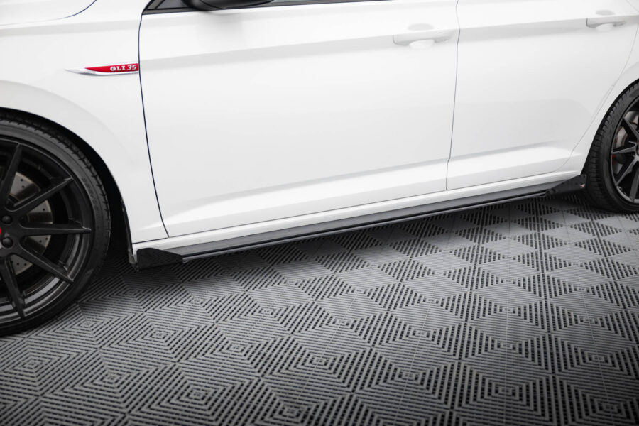 Sideskjørt Street Pro Med Flaps Volkswagen Jetta GLI Mk7 – bilde 1 av 7