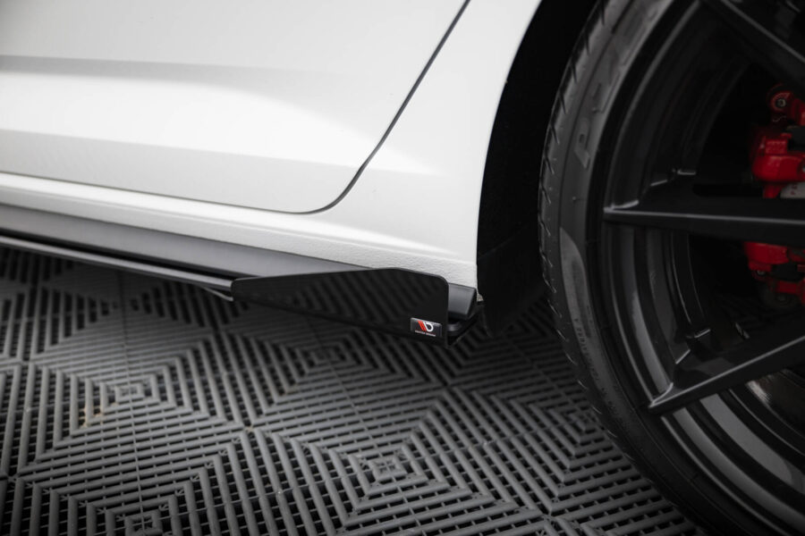 Sideskjørt Street Pro Med Flaps Volkswagen Jetta GLI Mk7 – bilde 4 av 7