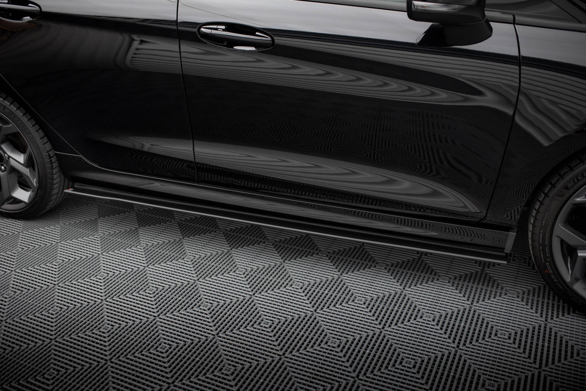 Sideskjørt Street Pro Ford Fiesta ST / ST-Line Mk8 - Bilde 3