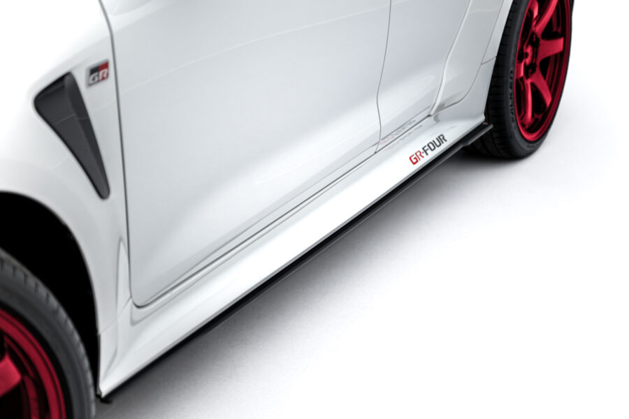 Sideskjørt Street Pro Toyota GR Corolla Mk12 – bilde 2 av 8
