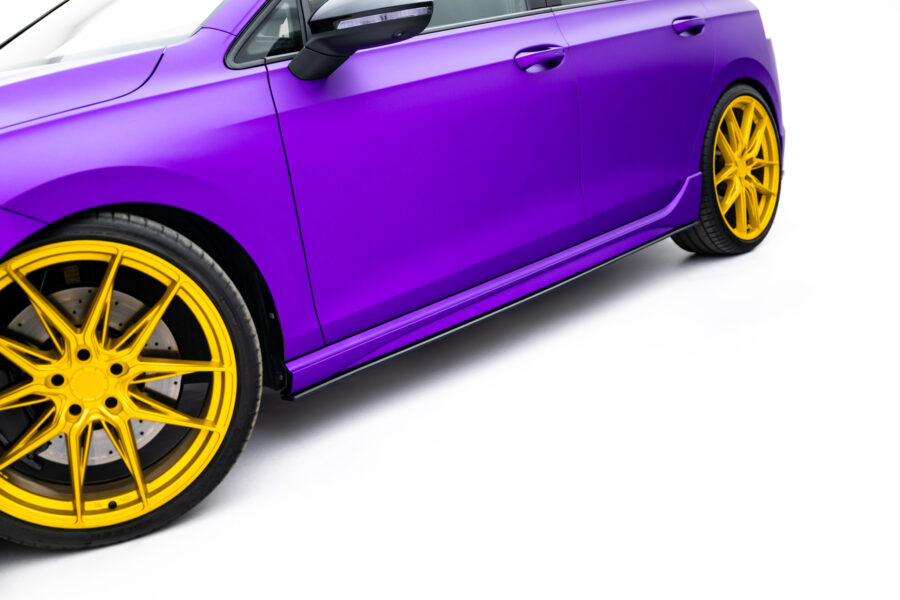 Sideskjørt Street Pro Volkswagen Golf R Mk8 Facelift – bilde 1 av 6