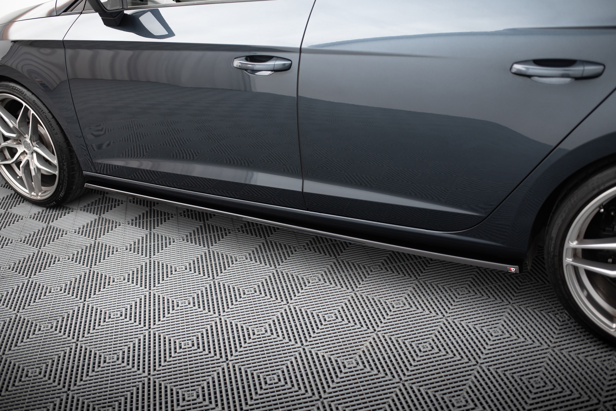 Sideskjørt v.2 Seat Leon Mk3 Cupra/ FR Facelift - Bilde 4