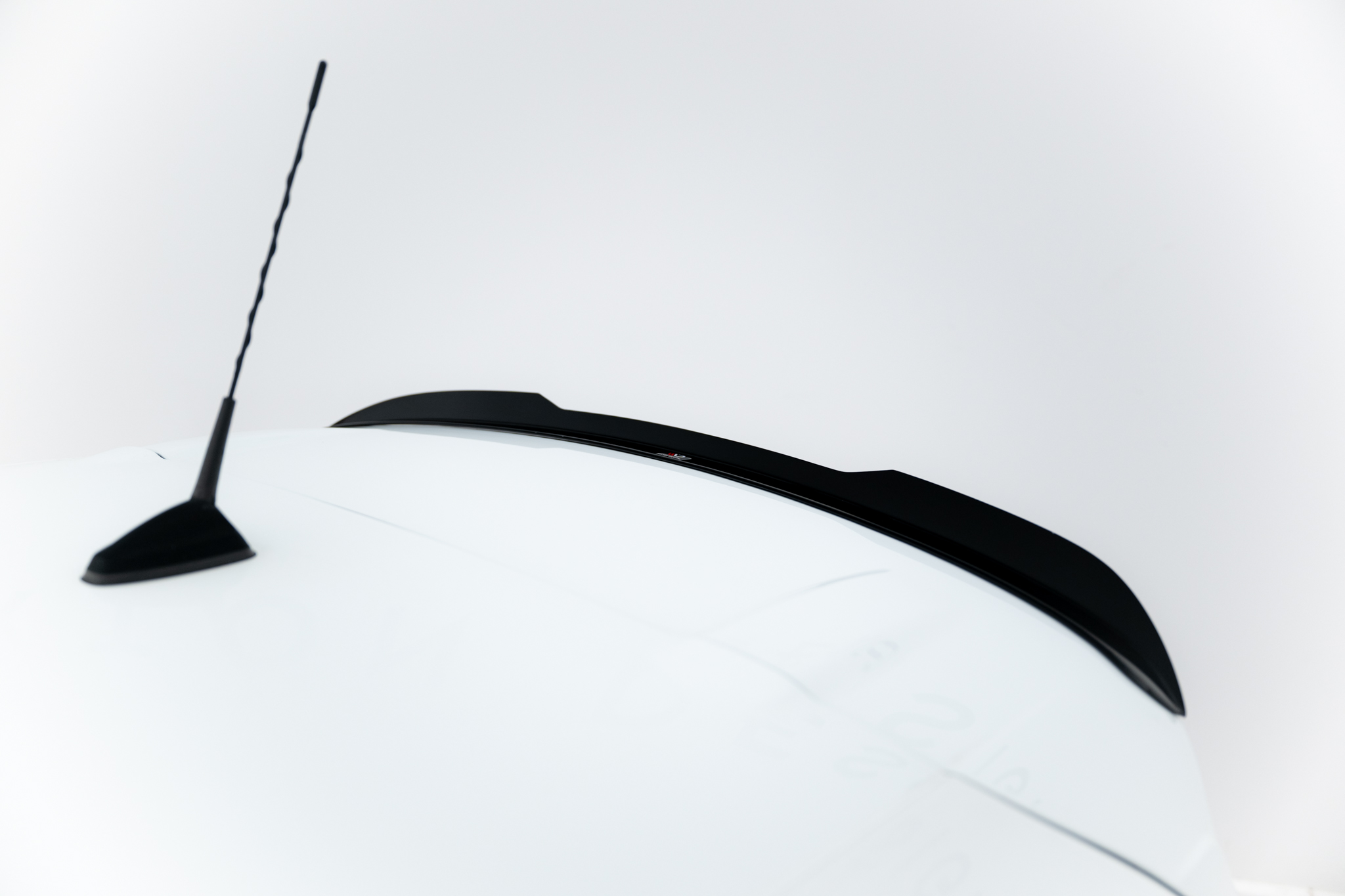 SPOILER CAP RENAULT CLIO MK4 RS - Bilde 3