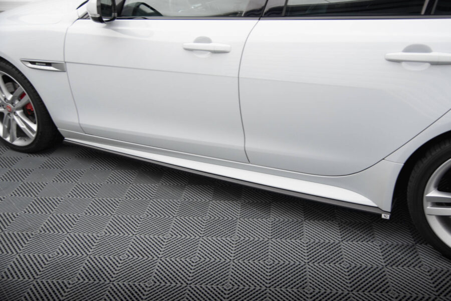 Sideskjørt Jaguar XE R-Sport X760 – bilde 3 av 5