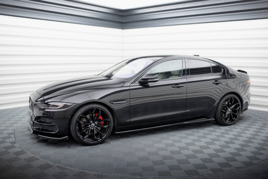 Sideskjørt Jaguar XE X760 Facelift – bilde 2 av 5