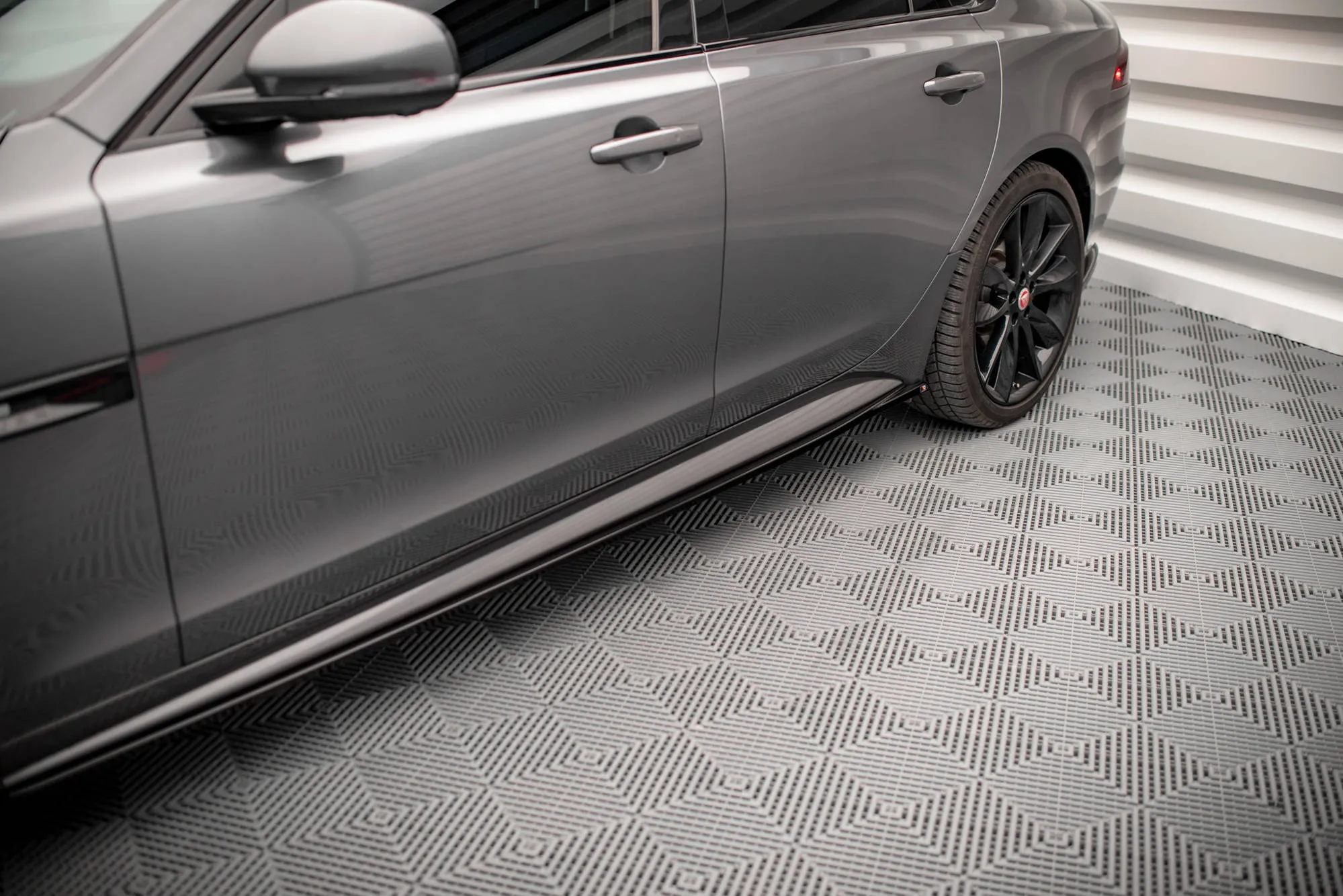Sideskjørt Jaguar XF R-Sport Mk2