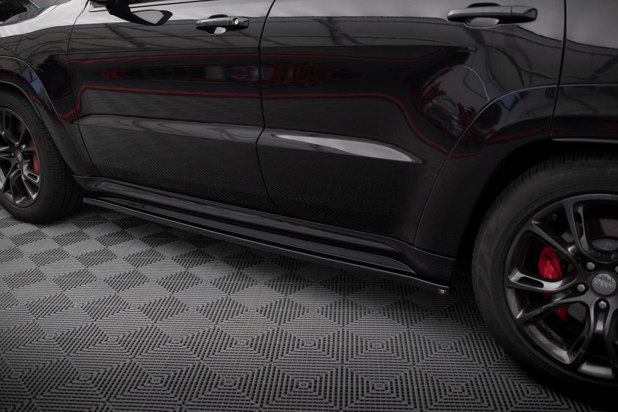 Sideskjørt Jeep Grand Cherokee SRT WK2 Facelift - Bilde 3